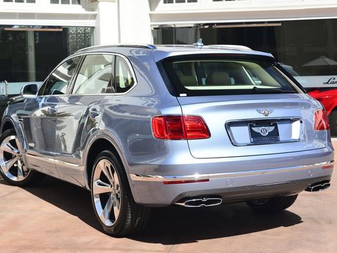 Used 2019 Bentley Bentayga AWD/4WD image 3