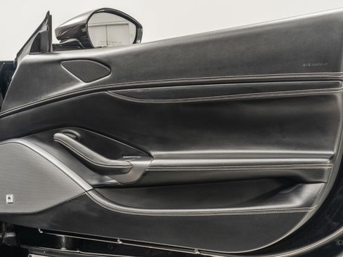 Used 2020 Ferrari Portofino image 41