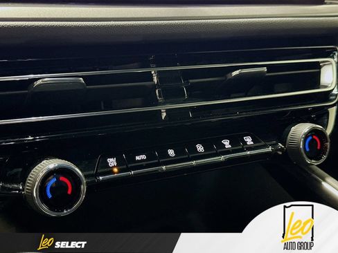 Used 2026 Chevrolet Traverse LT w/ LPO, Floor Liner Package FWD image 19