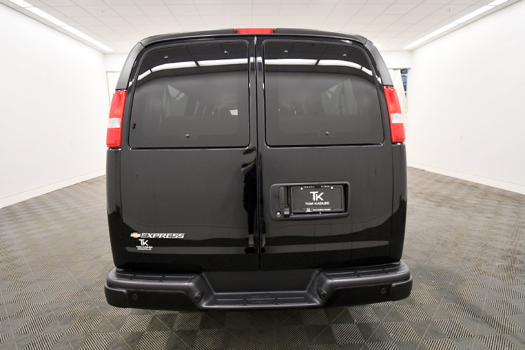 Used 2025 Chevrolet Express 3500 LS RWD image 6