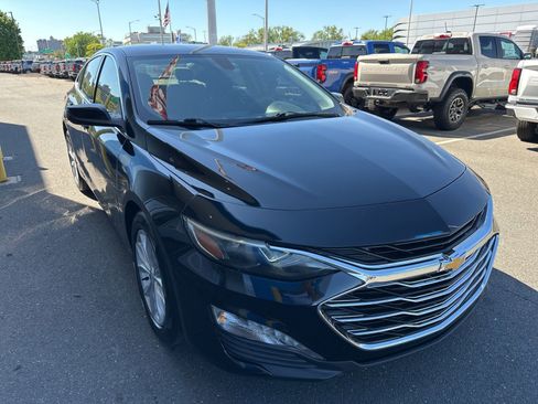 Used 2020 Chevrolet Malibu LT FWD image 3