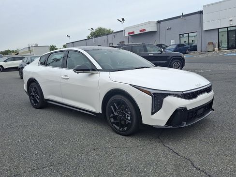 New 2025 Kia K4 GT-Line Turbo FWD image 2