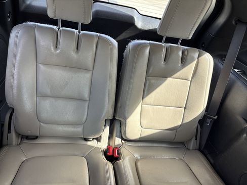 Used 2015 Ford Explorer XLT w/ Equipment Group 202A image 7