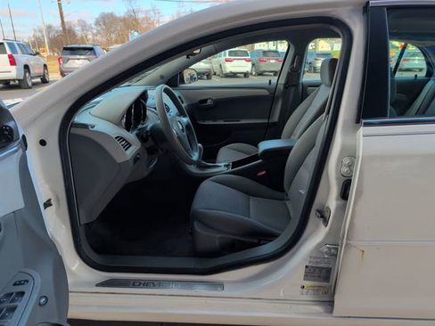 Used 2008 Chevrolet Malibu LS image 11