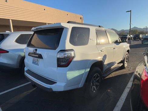 Certified 2024 Toyota 4Runner TRD Off-Road image 3