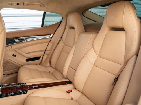 Used 2012 Porsche Panamera AWD/4WD image 30