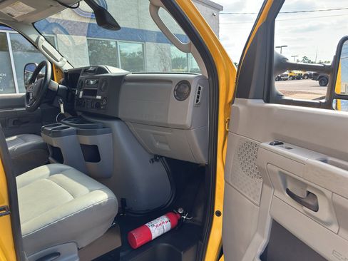 Used 2022 Ford E-350 and Econoline 350 Super Duty RWD image 12