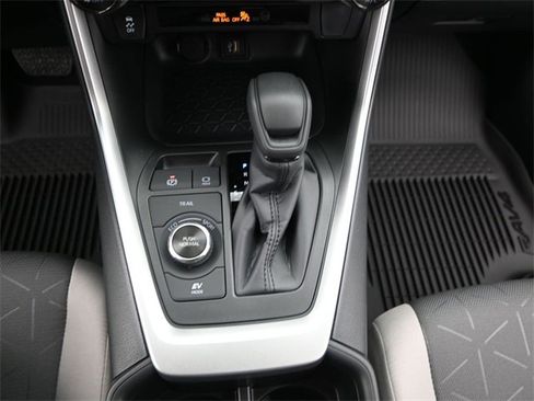 Used 2025 Toyota RAV4 XLE image 7