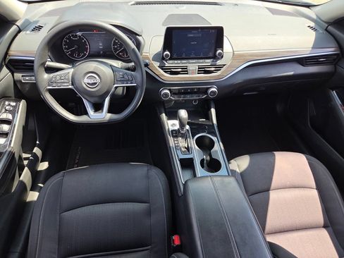 Certified 2023 Nissan Altima 2.5 SV FWD image 6