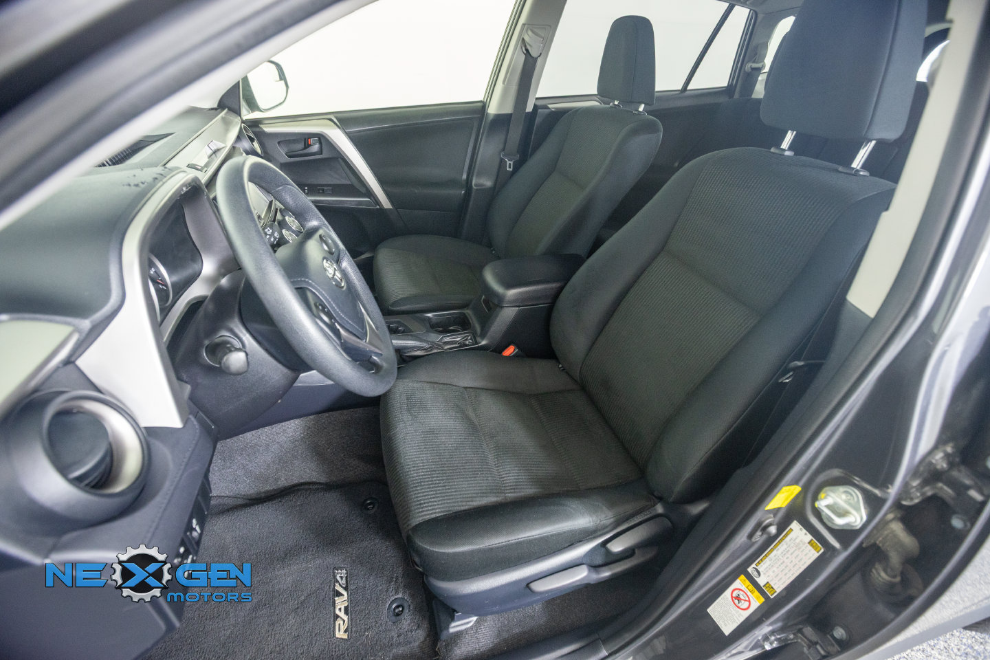 Used 2016 Toyota RAV4 LE FWD image 23