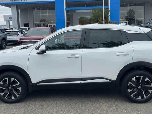 Used 2025 Nissan Kicks SR AWD/4WD image 4