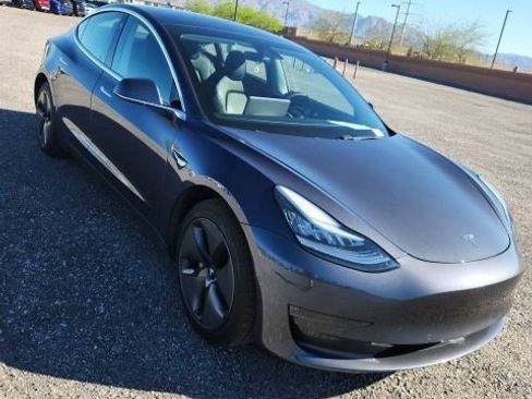 Used 2020 Tesla Model 3 Standard Range Plus image 3