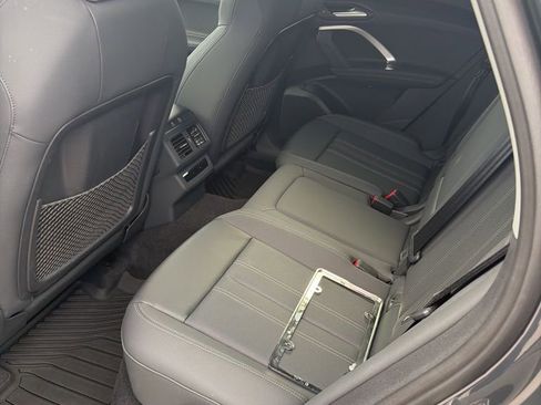 Used 2025 Audi Q5 Premium Plus w/ Premium Plus image 3