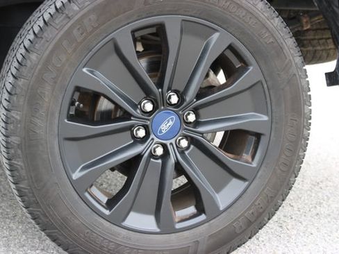 Used 2019 Ford F150 XLT w/ Equipment Group 302A Luxury AWD/4WD image 15