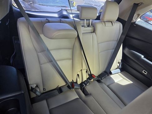 Used 2021 Honda Pilot Touring image 12