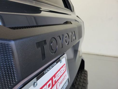 Used 2025 Toyota 4Runner SR5 AWD/4WD image 8
