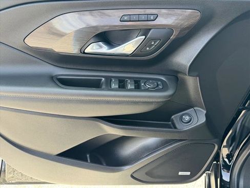 Used 2024 GMC Terrain Denali image 6