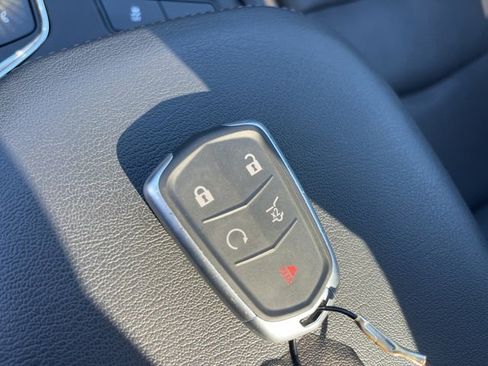 Used 2025 Cadillac XT6 Premium Luxury image 40