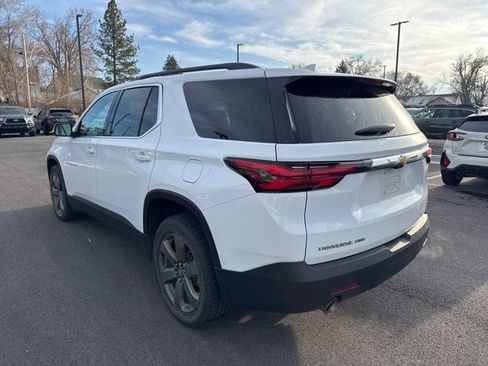 Used 2022 Chevrolet Traverse LT w/ LT Premium Package image 5