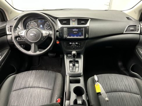 Used 2019 Nissan Sentra SV image 4