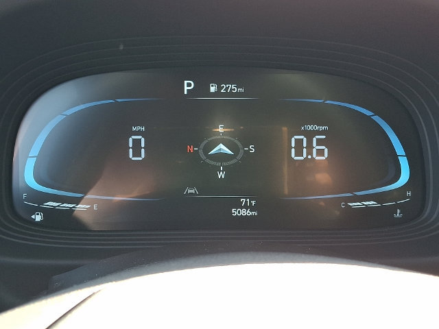 Used 2025 Hyundai Venue Limited FWD image 21