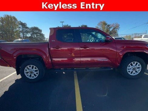Used 2024 Toyota Tacoma 4x4 Double Cab image 11