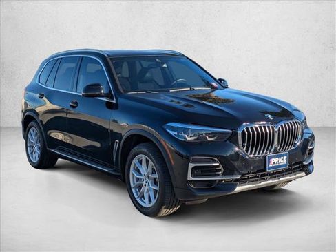 Used 2022 BMW X5 sDrive40i w/ Parking Assistance Package image 3