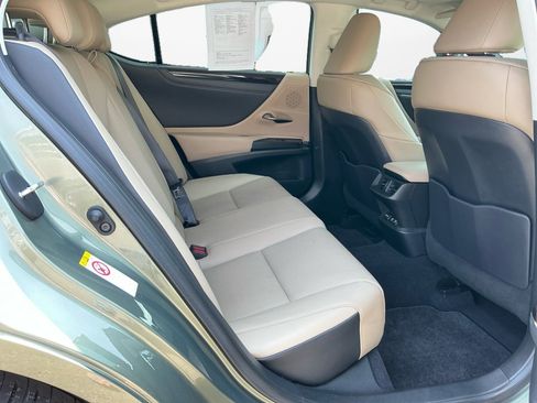 Used 2019 Lexus ES 350 w/ Premium Package FWD image 15