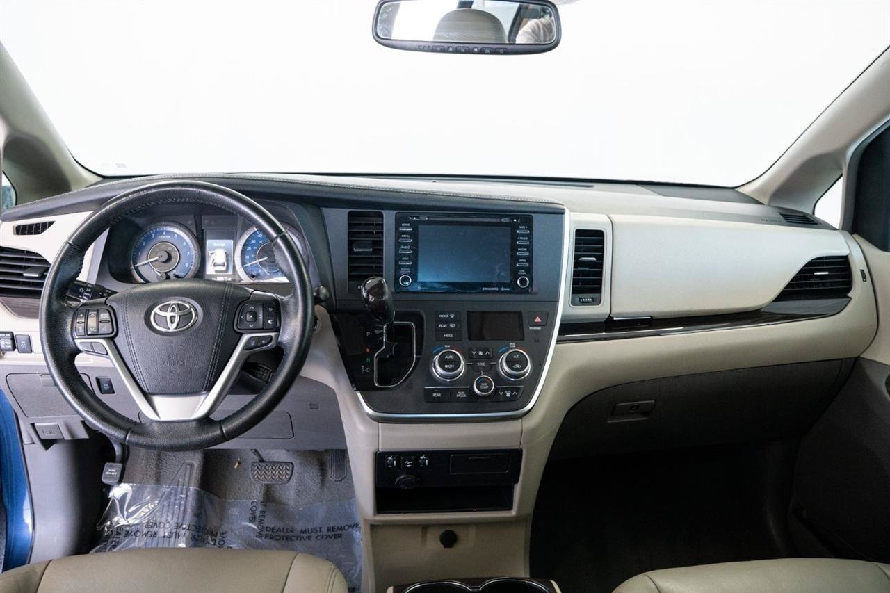 Used 2019 Toyota Sienna XLE AWD/4WD image 9