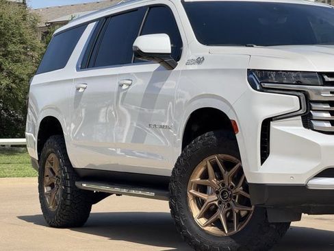 Used 2023 Chevrolet Suburban High Country w/ Max Trailering Package AWD/4WD image 3