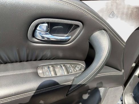 Used 2023 Nissan Armada Platinum w/ Captain's Chairs Package RWD image 18