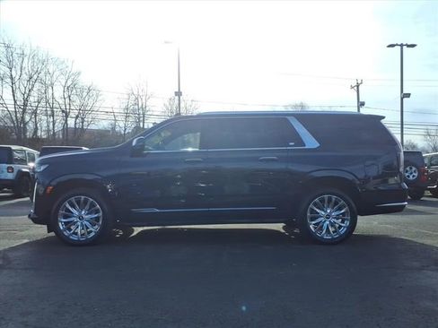 Used 2023 Cadillac Escalade ESV Premium Luxury image 6