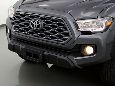 Used 2023 Toyota Tacoma TRD Off-Road image 6