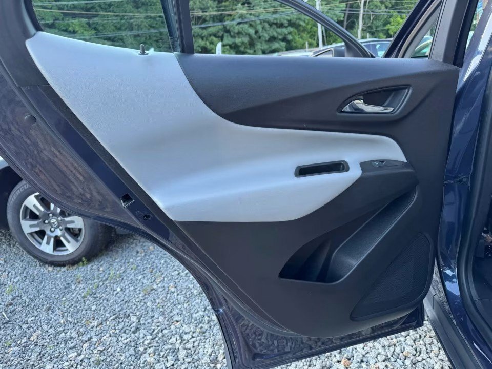 Used 2019 Chevrolet Equinox LS AWD/4WD image 11