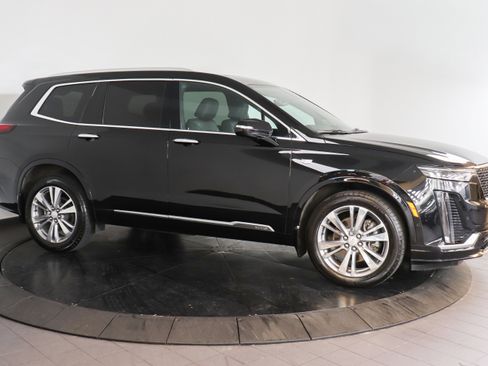 Used 2024 Cadillac XT6 Premium Luxury w/ Technology Package AWD/4WD image 8