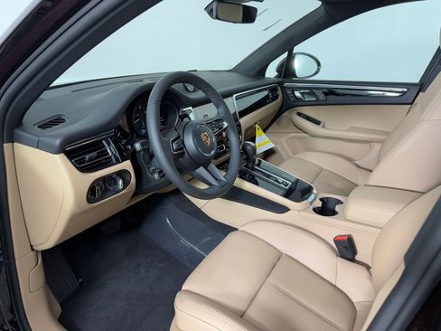 New 2026 Porsche Macan AWD/4WD image 4