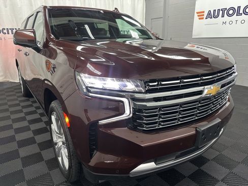 Used 2023 Chevrolet Suburban High Country image 2