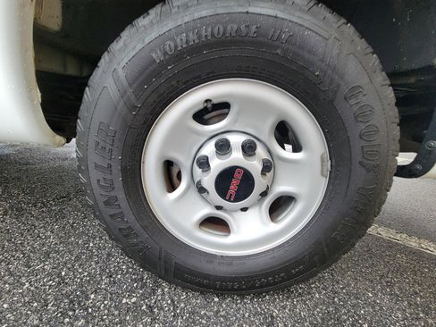Used 2022 GMC Savana 2500 RWD image 46