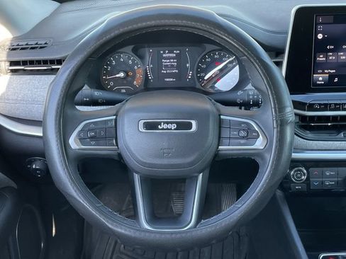 Used 2022 Jeep Compass Latitude AWD/4WD image 13