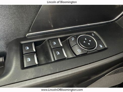 Used 2025 Ford F150 Lariat AWD/4WD image 41