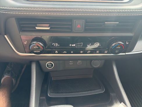 Used 2023 Nissan Rogue SV w/ SV Premium B Package image 24