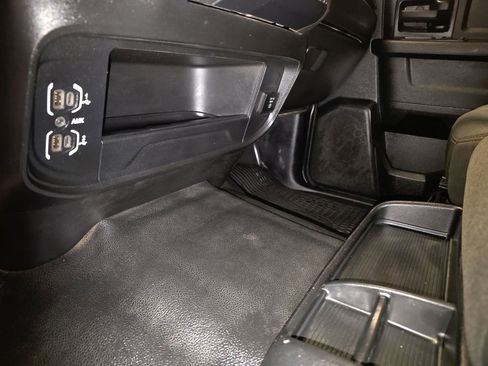 Used 2021 RAM 2500 Tradesman w/ Chrome Appearance Group AWD/4WD image 21