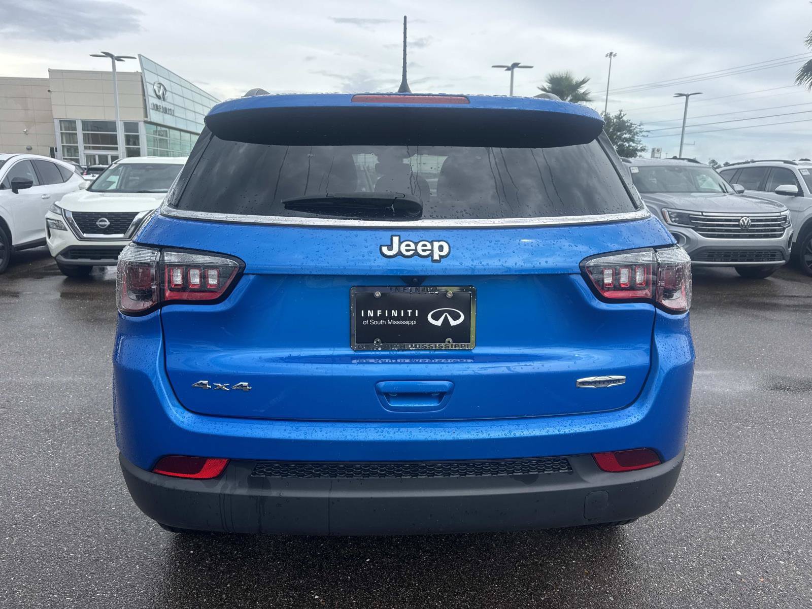Used 2024 Jeep Compass Latitude AWD/4WD image 6