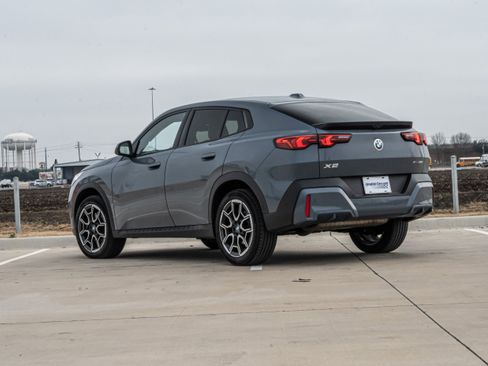 Certified 2025 BMW X2 xDrive28i image 3