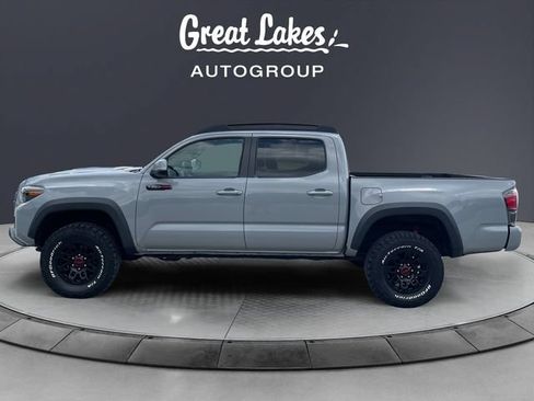 Used 2017 Toyota Tacoma TRD Pro AWD/4WD image 2