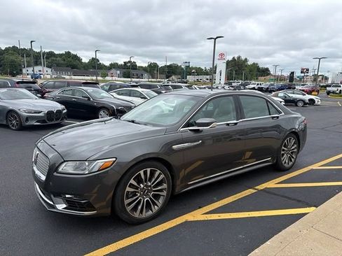 Used 2017 Lincoln Continental Reserve AWD/4WD image 2
