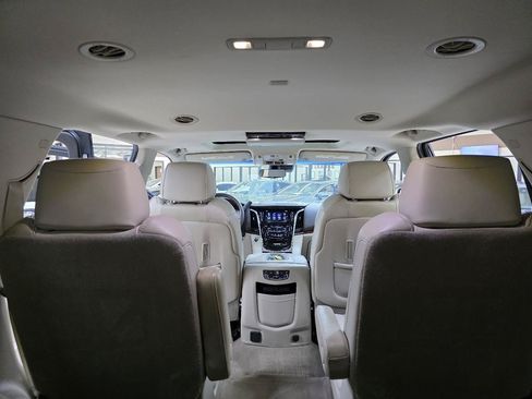 Used 2017 Cadillac Escalade Premium Luxury AWD/4WD image 15
