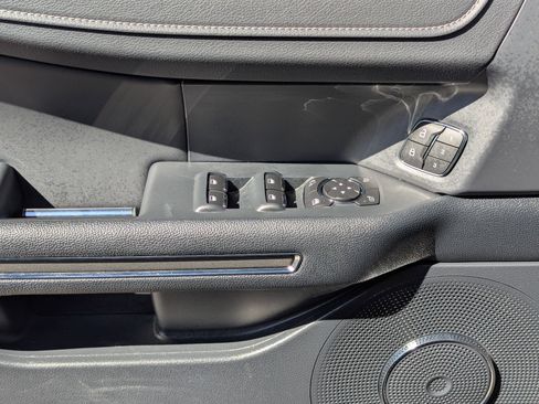 Used 2022 Ford Expedition XLT image 11