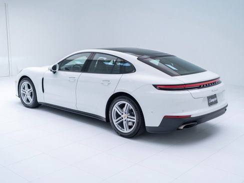 Certified 2024 Porsche Panamera image 3