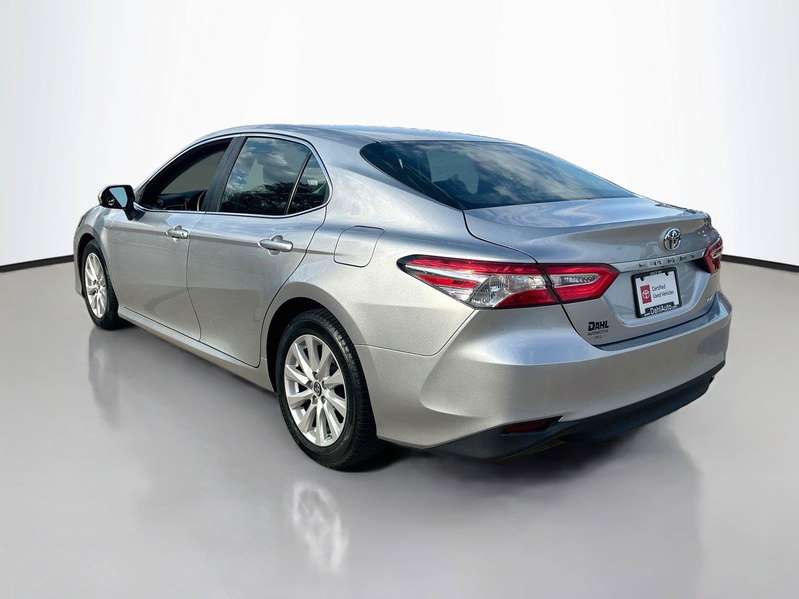 Used 2018 Toyota Camry LE FWD image 10